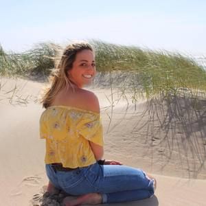 Meet your Posher, Abi